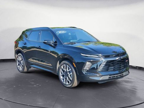 Used 2023 Chevrolet Blazer RS FWD image 2