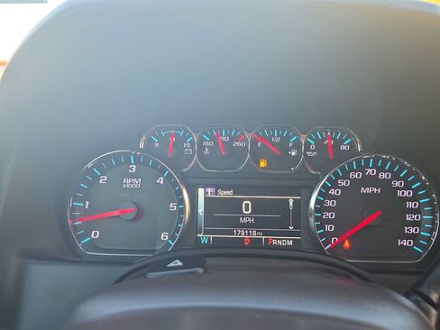 Used 2016 Chevrolet Suburban LT RWD image 22