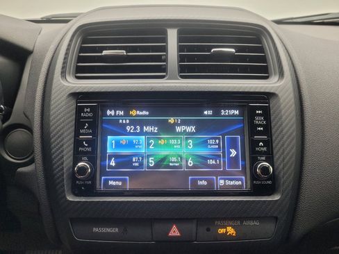 Used 2025 Mitsubishi Outlander Sport ES AWD/4WD image 25