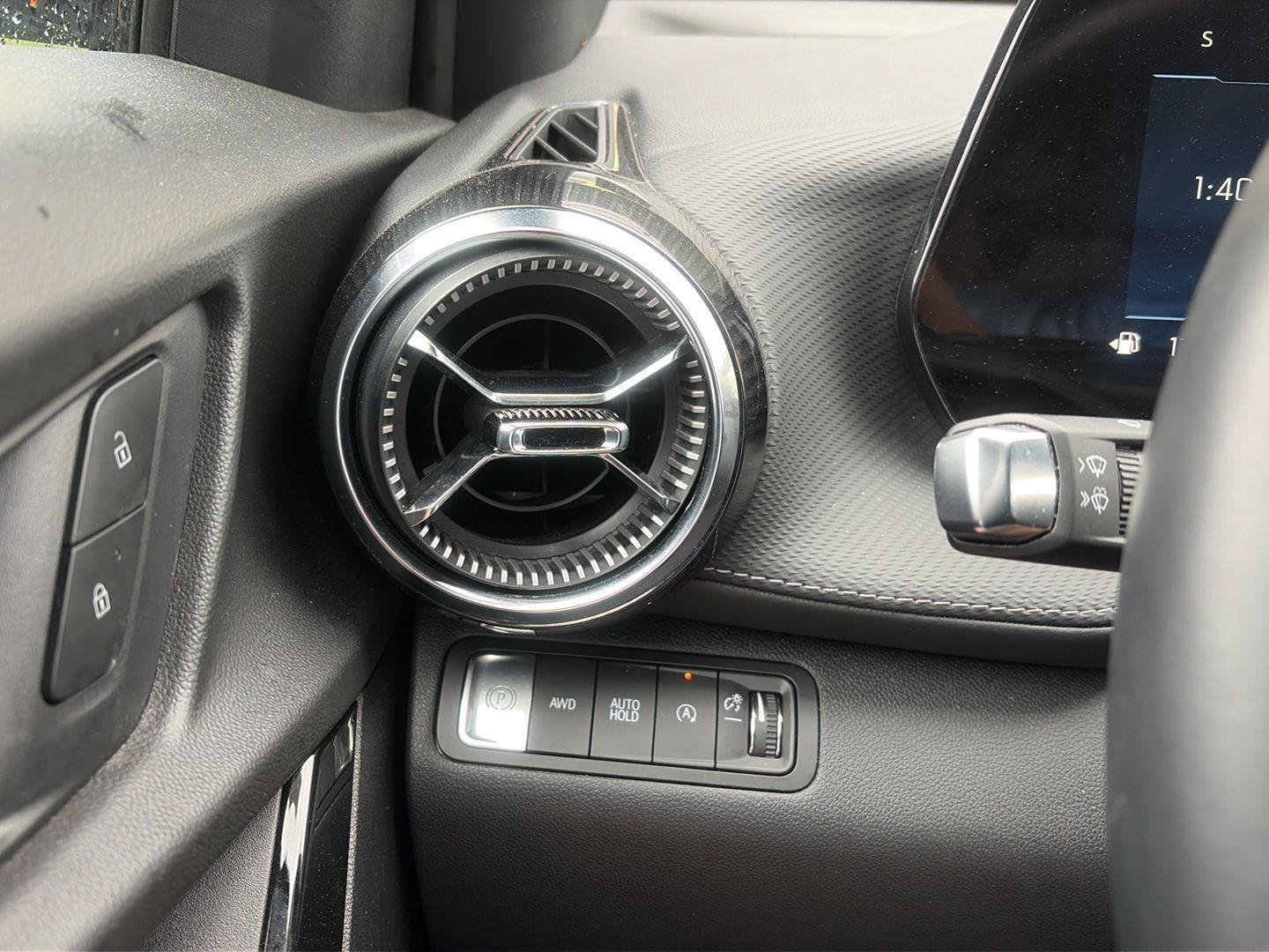 Certified 2026 Chevrolet Equinox LT AWD/4WD image 10