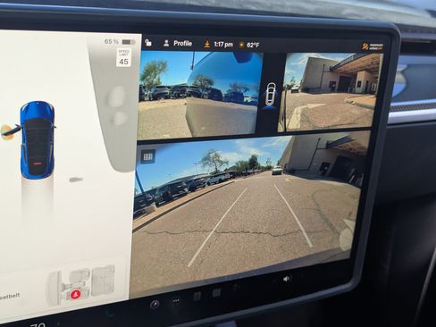 Used 2025 Tesla Model Y Performance image 25