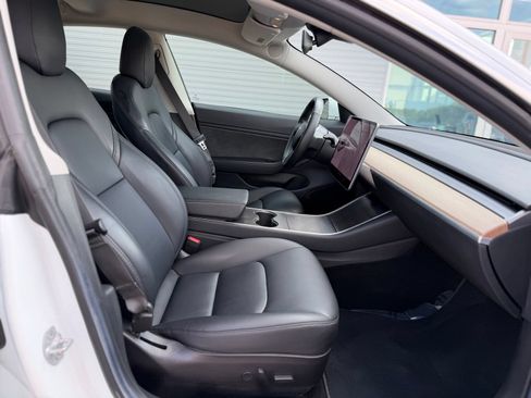 Used 2018 Tesla Model 3 Long Range RWD image 23