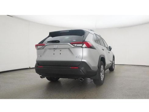 Used 2025 Toyota RAV4 XLE image 25