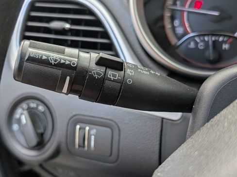 Used 2017 Dodge Journey SE w/ Flexible Seating Group image 30