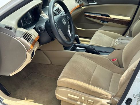 Used 2010 Honda Accord EX image 9