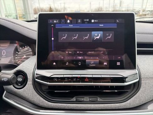 Used 2022 Jeep Compass Latitude image 23