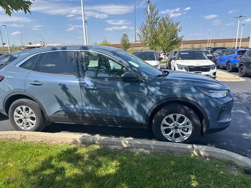 Used 2024 Ford Escape Active AWD/4WD image 3