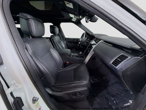 Certified 2023 Land Rover Discovery Metropolitan Edition AWD/4WD image 35