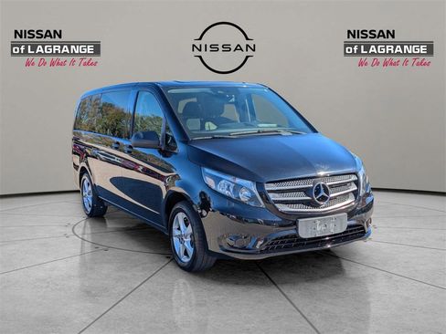 Used 2020 Mercedes-Benz Metris Passenger w/ Premium Safety Package image 3