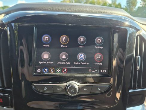 Used 2022 Chevrolet Traverse LS image 14