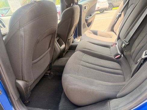 Used 2015 Chrysler 200 Limited FWD image 16