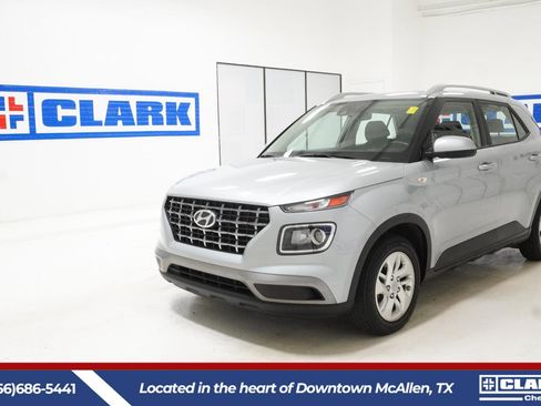 Used 2020 Hyundai Venue SEL w/ Convenience Package FWD image 1
