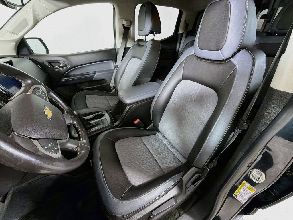 Used 2018 Chevrolet Colorado Z71 AWD/4WD image 12