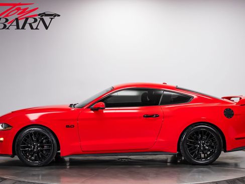 Used 2018 Ford Mustang GT Premium w/ GT Performance Package RWD image 2