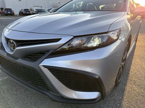 Used 2022 Toyota Camry SE image 12