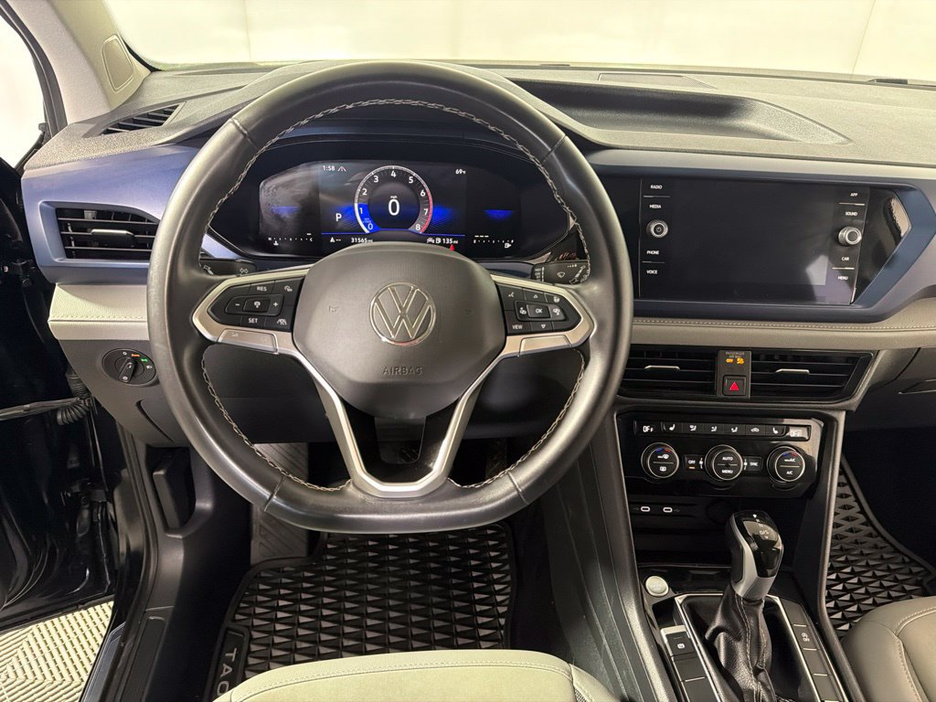 Certified 2024 Volkswagen Taos SE w/ Panoramic Sunroof Package AWD/4WD image 12
