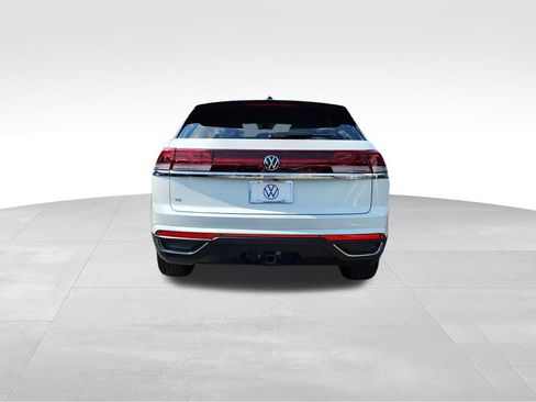 Certified 2024 Volkswagen Atlas Cross Sport SE w/ Panoramic Sunroof Package FWD image 6