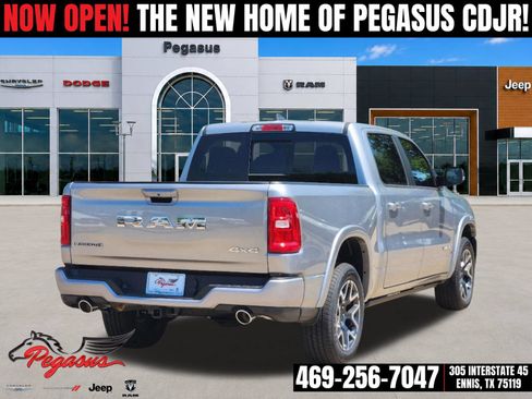 Used 2025 RAM 1500 Laramie w/ Laramie Southwest Edition AWD/4WD image 5