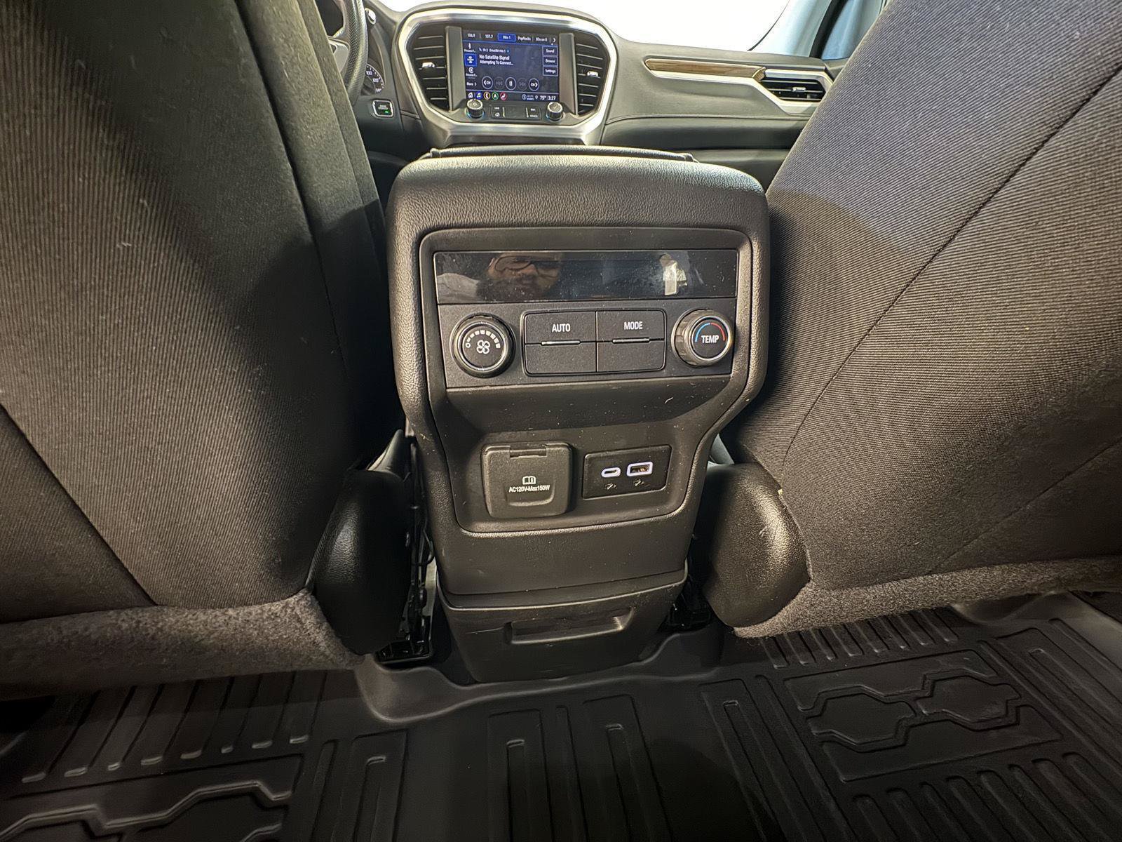 Used 2022 GMC Acadia SLE w/ Driver Convenience Package FWD image 19