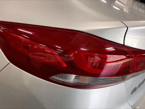Used 2017 Hyundai Elantra Limited FWD image 28