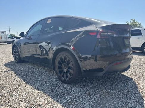 Used 2022 Tesla Model Y Long Range AWD/4WD image 2