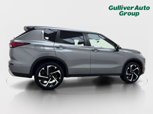 Used 2023 Mitsubishi Outlander SE AWD/4WD image 9