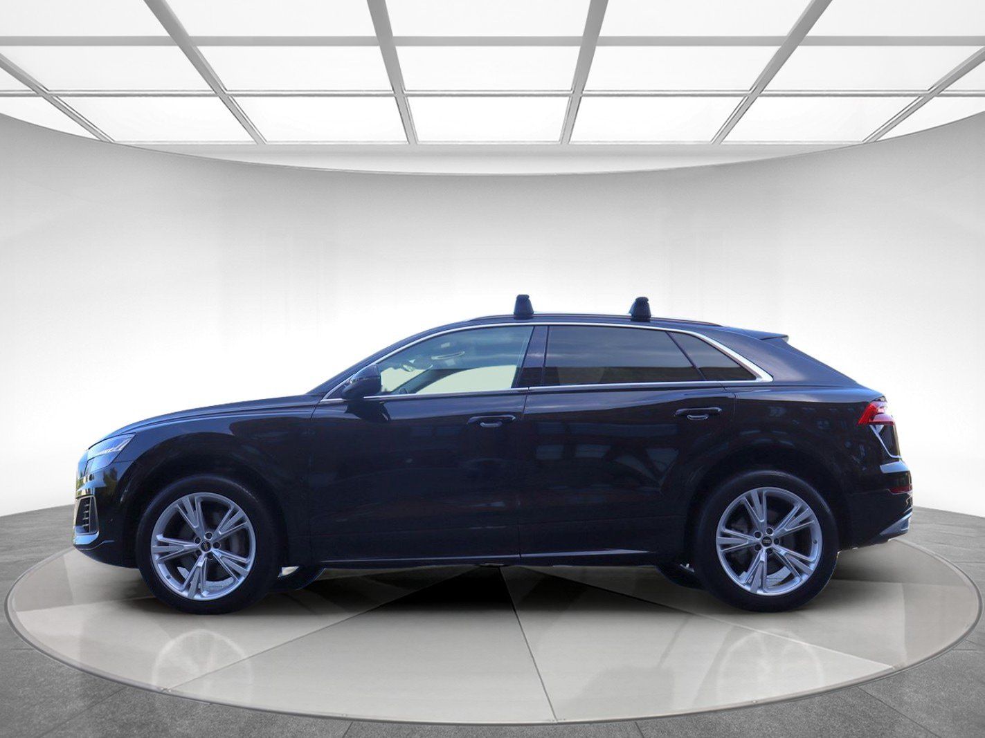 Used 2023 Audi Q8 Premium w/ Convenience Package AWD/4WD image 4