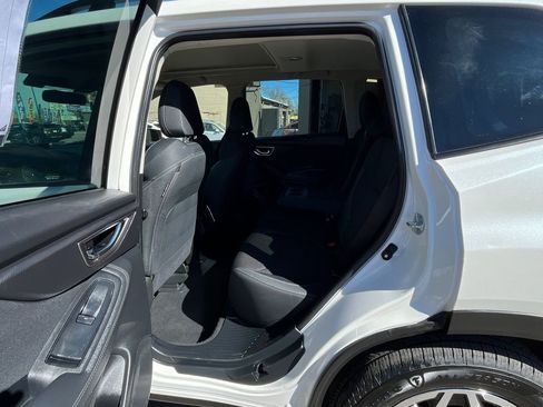 Used 2023 Subaru Forester Premium image 22