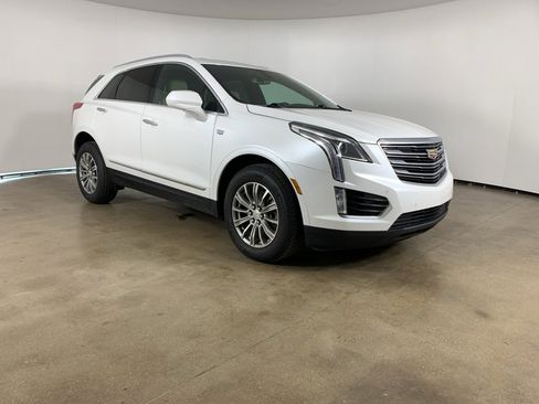 Used 2017 Cadillac XT5 Luxury w/ Advanced Security Package image 5