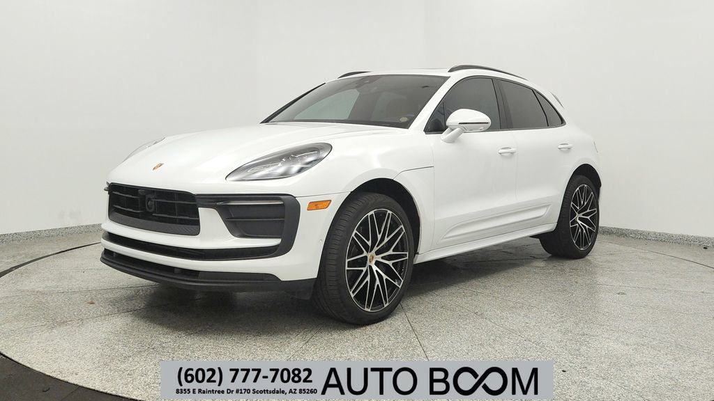 Used 2022 Porsche Macan AWD/4WD image 1