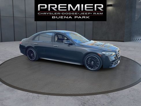 Used 2023 Mercedes-Benz S 500 4MATIC image 2