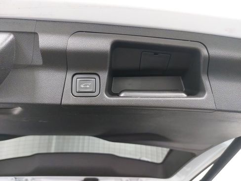 Used 2023 GMC Acadia SLE w/ Driver Convenience Package image 15