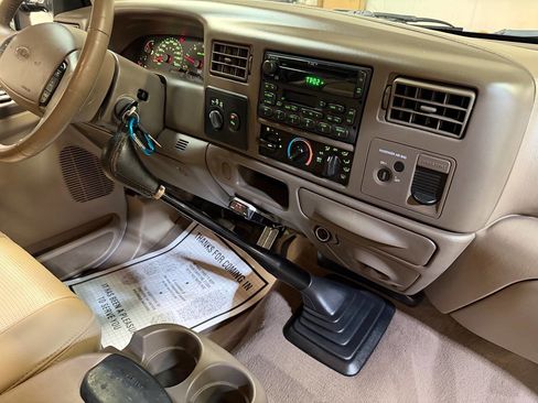 Used 2002 Ford F250 Lariat AWD/4WD image 3