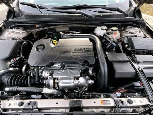 Used 2024 Chevrolet Malibu LT image 32