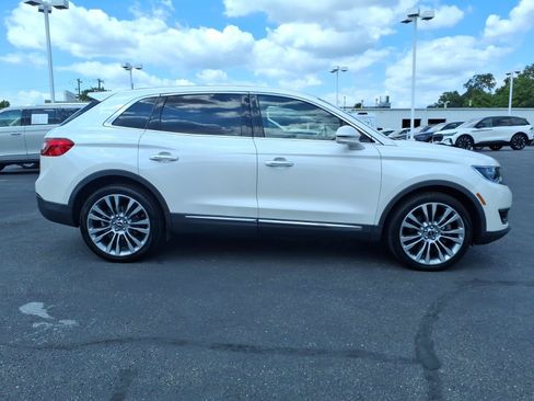 Used 2017 Lincoln MKX Reserve w/ Driver Assistance Package AWD/4WD image 8
