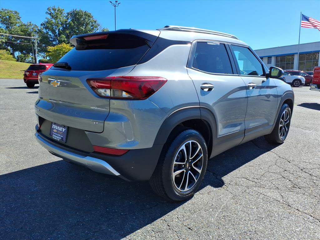 Used 2024 Chevrolet TrailBlazer LT FWD image 3