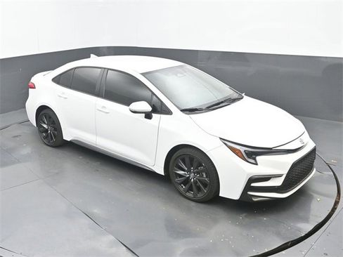 Used 2024 Toyota Corolla SE image 13