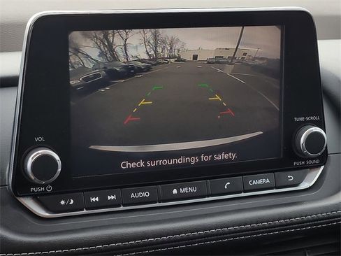 Used 2022 Nissan Rogue SV image 17