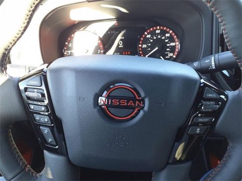 Certified 2025 Nissan Frontier PRO-4X w/ Pro Convenience Package image 11