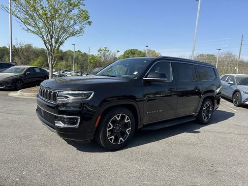 Used 2024 Jeep Wagoneer L Series III w/ Flexible Seating Group image 3