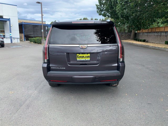 Used 2018 Cadillac Escalade Platinum AWD/4WD image 4