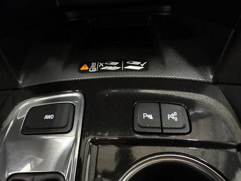 Used 2024 Chevrolet Equinox Premier AWD/4WD image 19