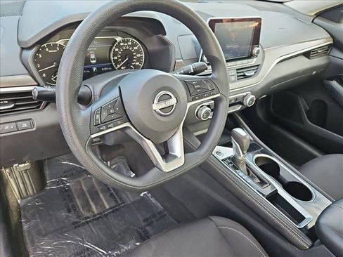 Used 2023 Nissan Altima 2.5 SV image 10