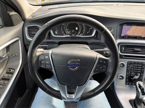 Used 2017 Volvo S60 T5 Dynamic w/ Vision Package image 21