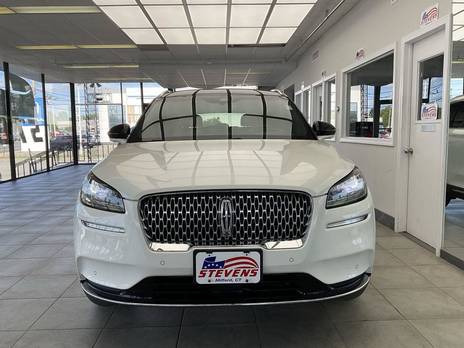 Used 2022 Lincoln Corsair Reserve w/ Equipment Group 201A AWD/4WD image 2