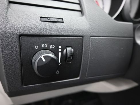 Used 2010 Dodge Grand Caravan Hero image 20