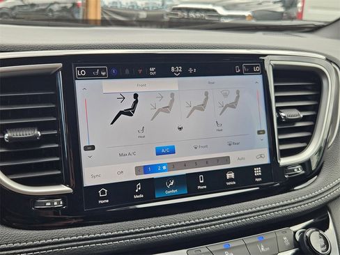 New 2026 Chrysler Pacifica Select image 25