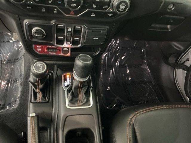 Used 2023 Jeep Gladiator Mojave w/ Cold Weather Group AWD/4WD image 19