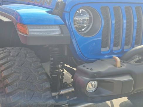 Used 2022 Jeep Wrangler Unlimited Rubicon w/ Xtreme Recon 35" Tire Package AWD/4WD image 4