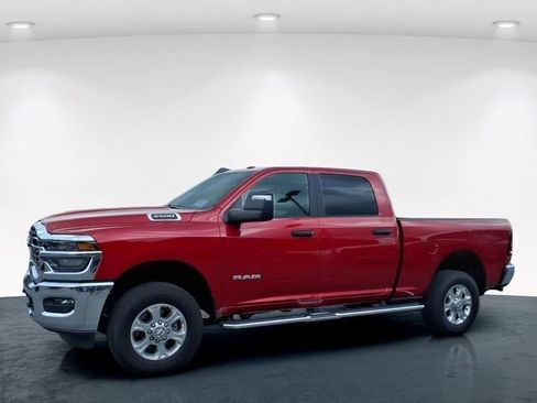 Used 2026 RAM 2500 Big Horn AWD/4WD image 3